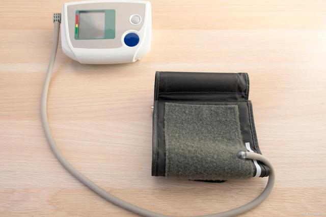 家里有高血压患者，如果经常使用这4种调料，要多注意血压的变化。 