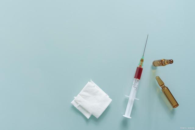 接种疫苗还是感染了新冠肺炎？权威专家解读了新冠肺炎疫苗的十大问题。 